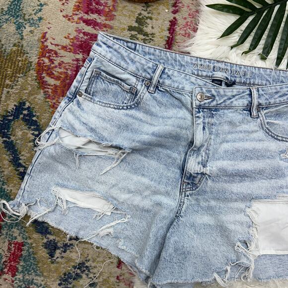 AE American Eagle Distressed Raw Edge Cut Off Mom Short Jean Shorts Plus Size 18 - Picture 3 of 5